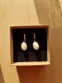 Złote kolczyki z perełką kroplą Pearl Drops srebro 925