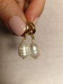 Złote kolczyki z perełką kroplą Pearl Drops srebro 925