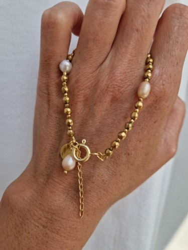 Złota bransoletka z naturalnymi perłami białą, szarą i różową