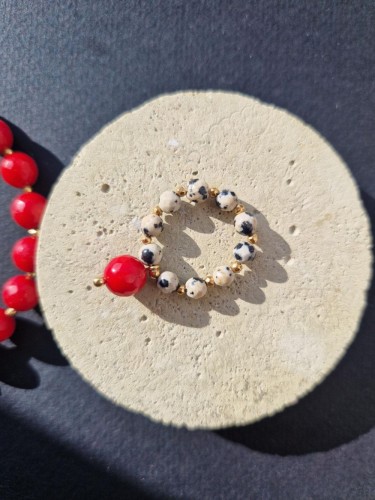 Pierścionek Dzika Panterka z zawieszką z czerwonego koralu