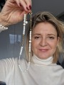 Biały naszyjnik z białego koralu i złotych hematytów