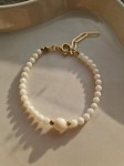 bransoletka z bialego koralu.jpg