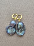 kolczyki z niebieskimi perlami barokowymi.jpg
